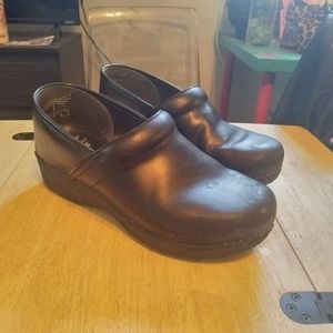 Dansko XP 2.0 Slip Resistant Clogs